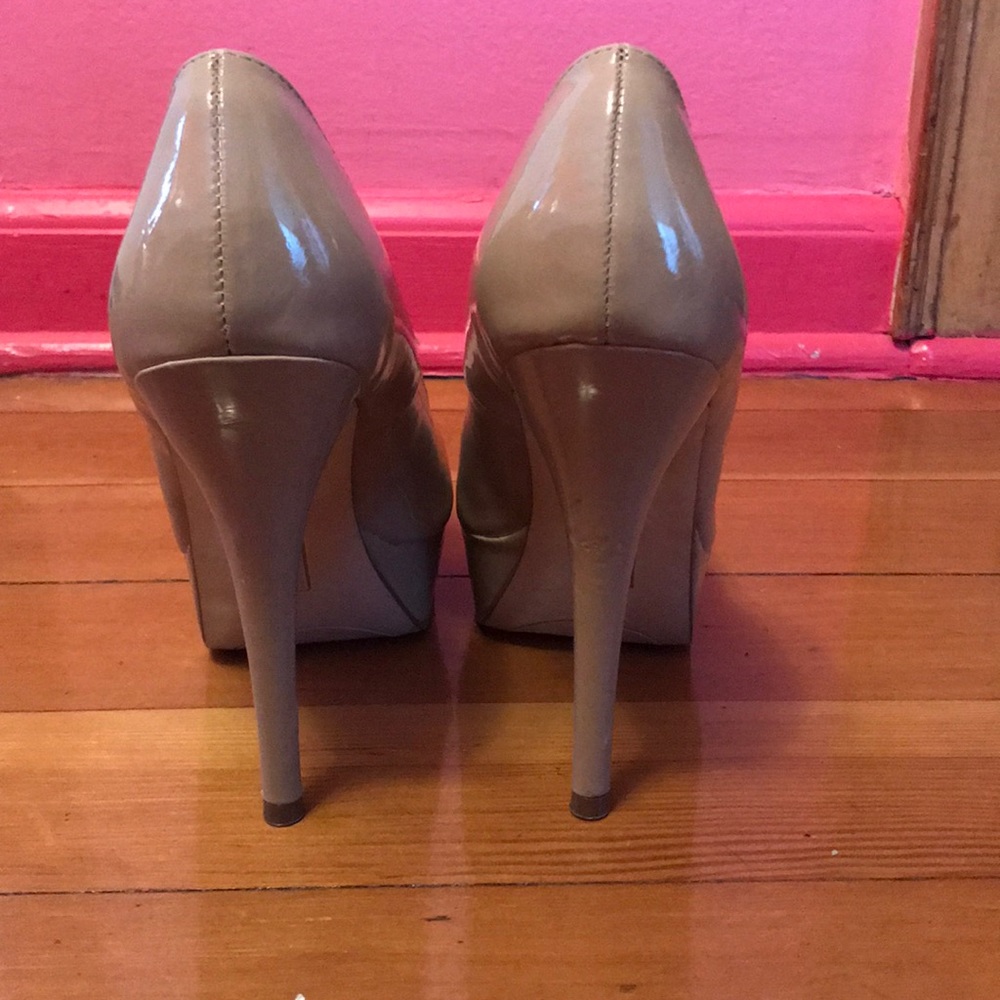 Heels - Picture 3 of 8